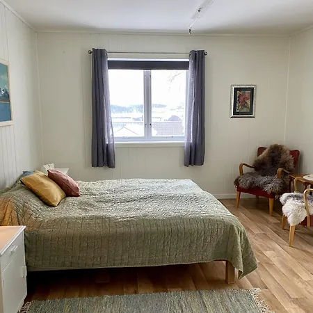 Bed & Breakfast Vag Helgeland - Solbakken *