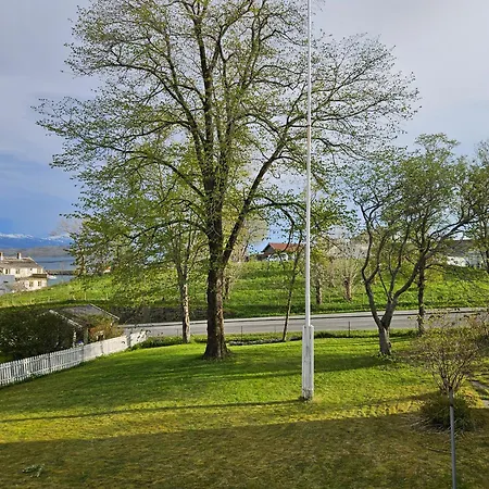 Bed & Breakfast Vag Helgeland - Solbakken *