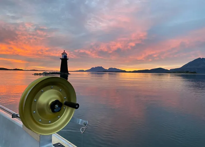 Våg Helgeland - Solbakken Bed & Breakfast 3*