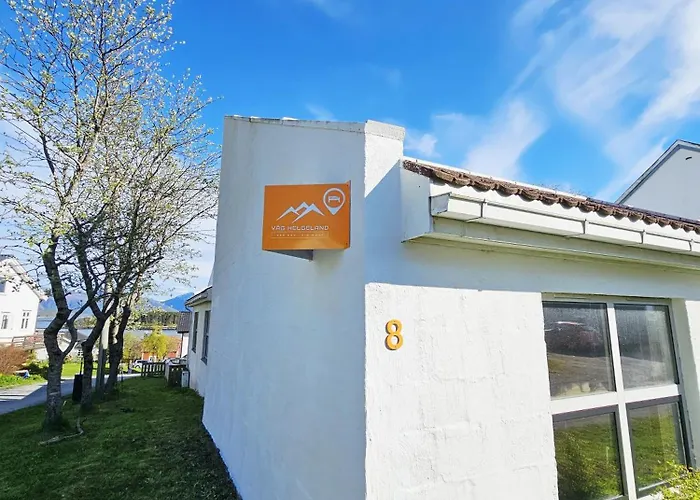 Alojamento de Acomodação e Pequeno-almoço Vag Helgeland - Solbakken 3*